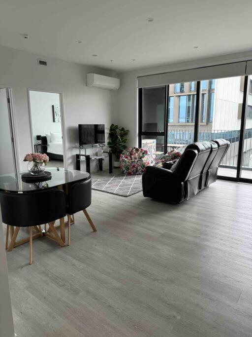 2 Bedrooms Apprtmt Plus Underground Parking In Cbd Christchurch Eksteriør billede