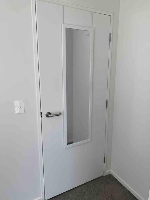 2 Bedrooms Apprtmt Plus Underground Parking In Cbd Christchurch Eksteriør billede