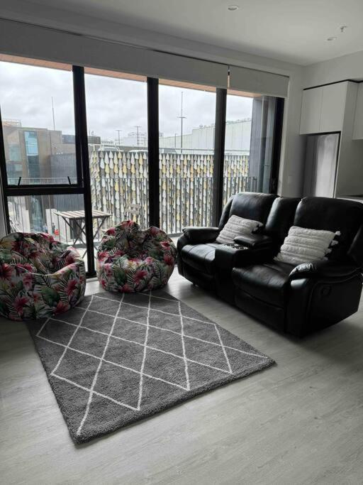 2 Bedrooms Apprtmt Plus Underground Parking In Cbd Christchurch Eksteriør billede
